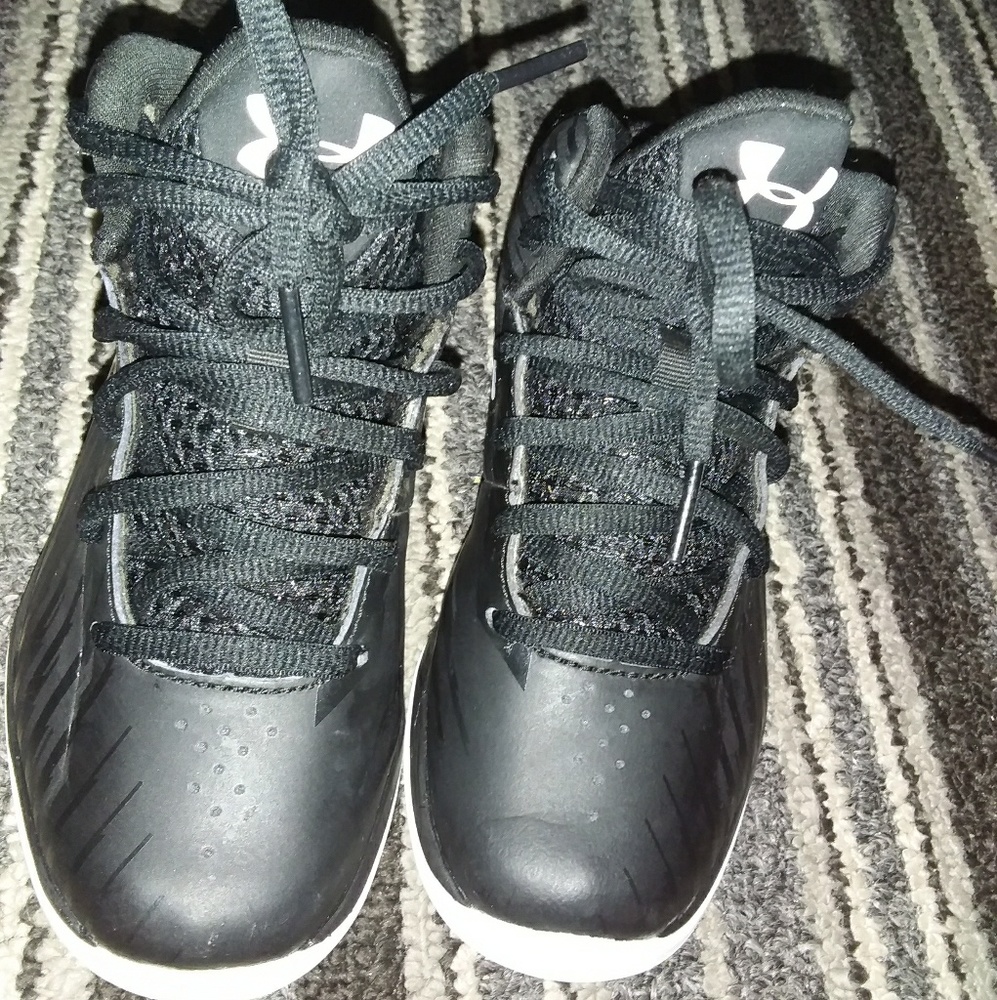 Toddler sneakers size 11.